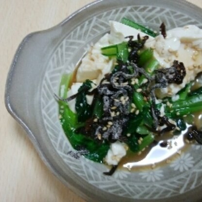 辛子和えに、崩した絹豆腐と塩昆布を加えておかずにしてみました^^ 美味しく出来ました。